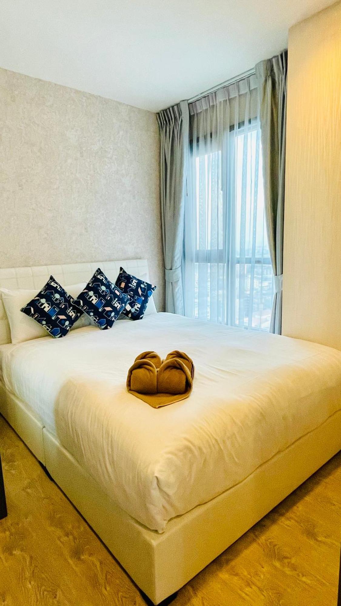 The Base 2 Bed 2 Bath By Pupu Apartment