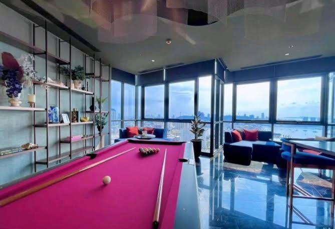 Edge 19th Floor Apartment *