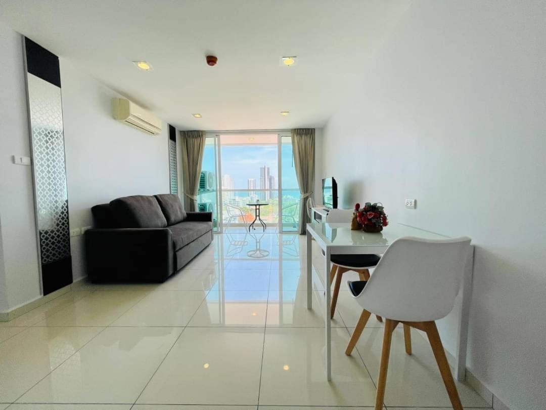 Art On The Hill By Sunny Apartment Pattaya