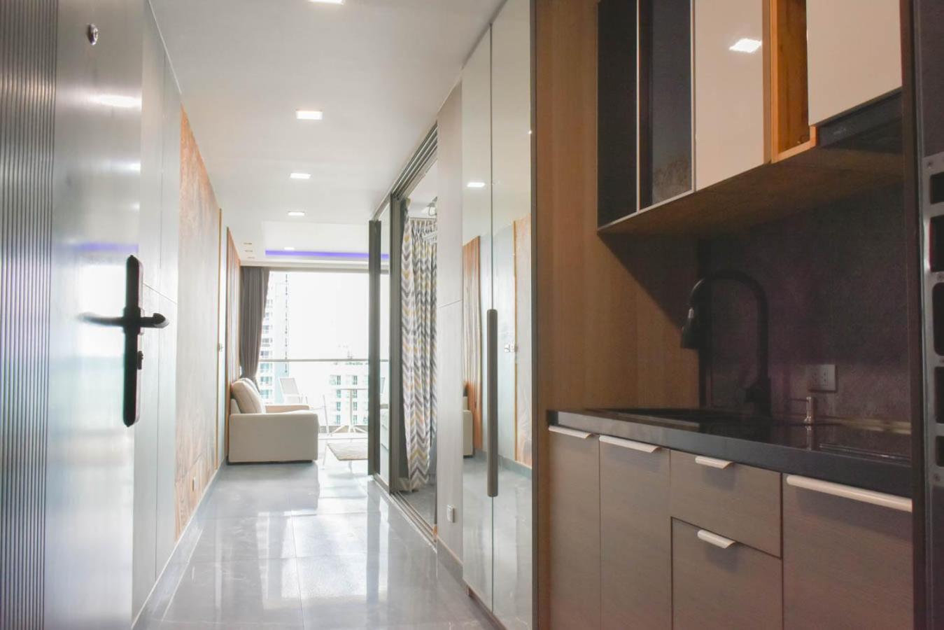 Wongamat Tower Condominium * Pattaya