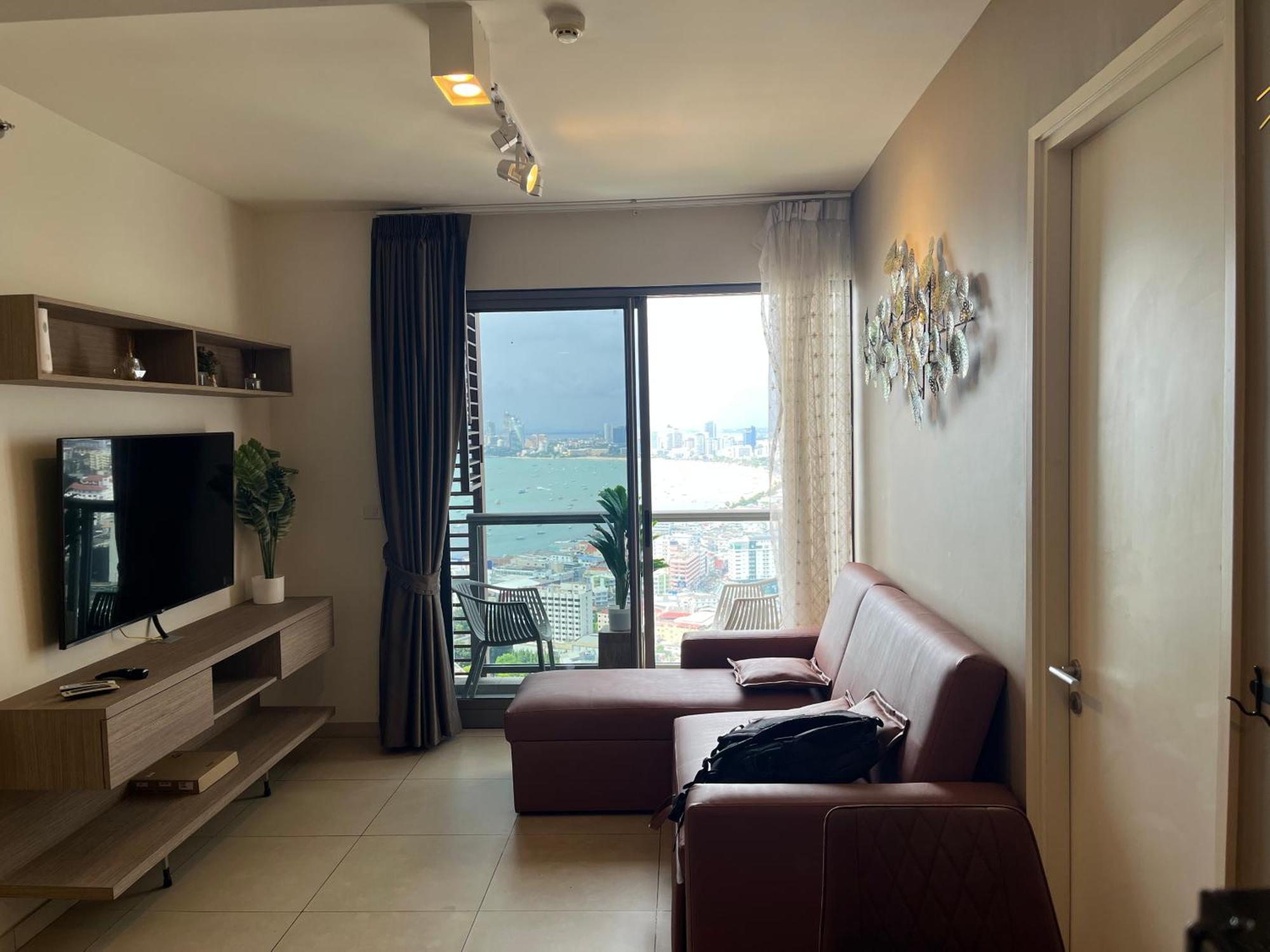 2 Bedrooms Sea View Pattaya