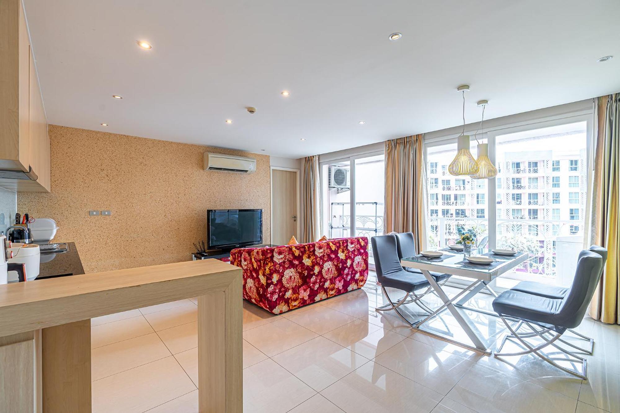 Grandline 2 Bedrooms Apartment Pattaya