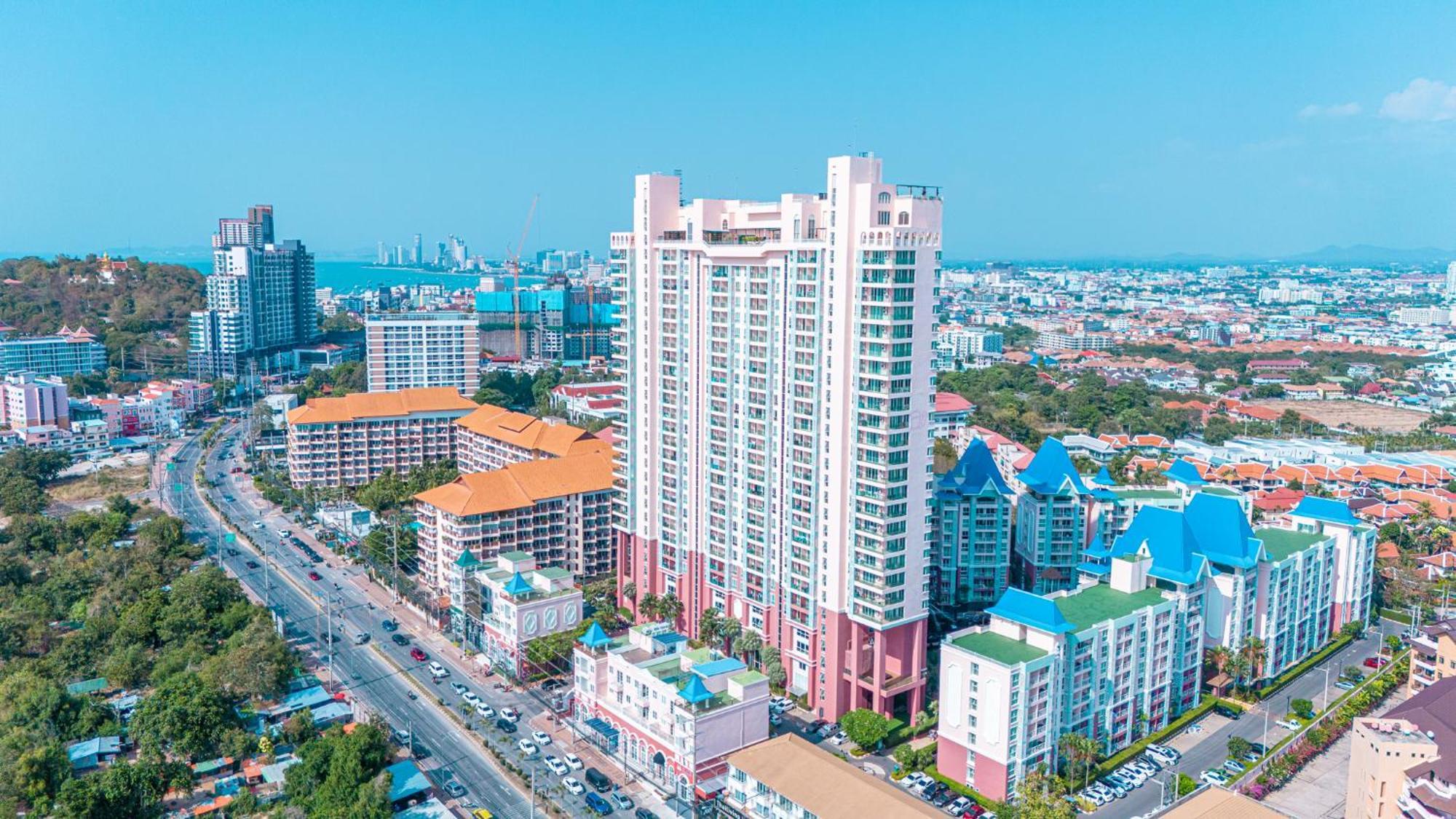 Grandline 2 Bedrooms * Pattaya