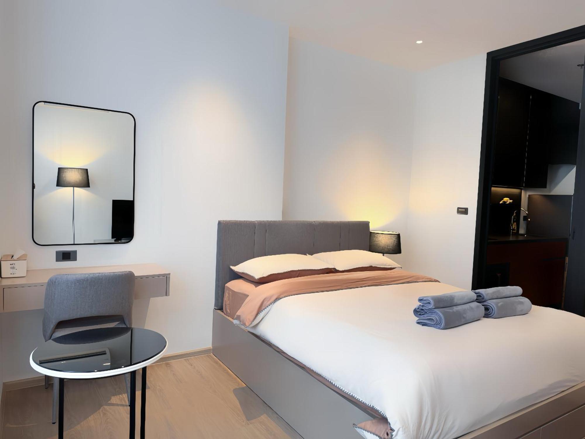 Edge Oasis Apartment