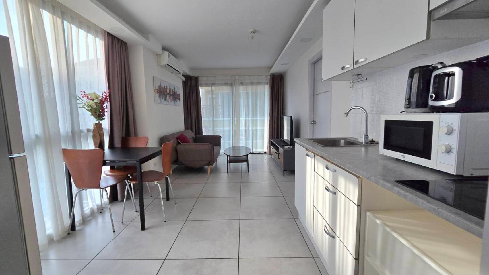 Apartment 5 Min Walk To Beach Tropical Garden