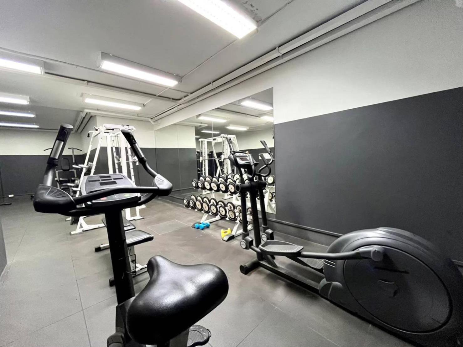 5 Min Walk To Beach Tropical Garden Apartment