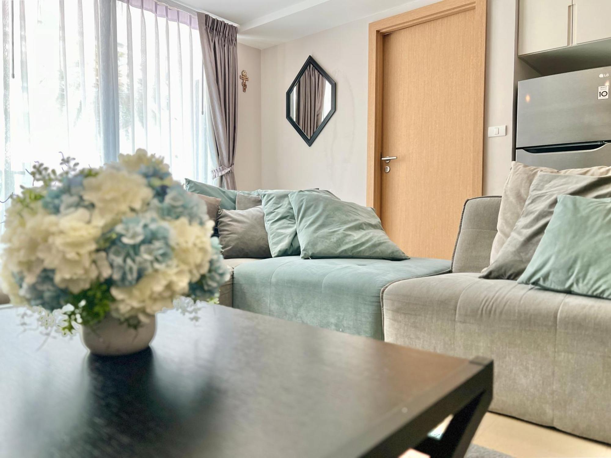The Aurora Praatumnak - Luxury Two Bedroom Near The Sea