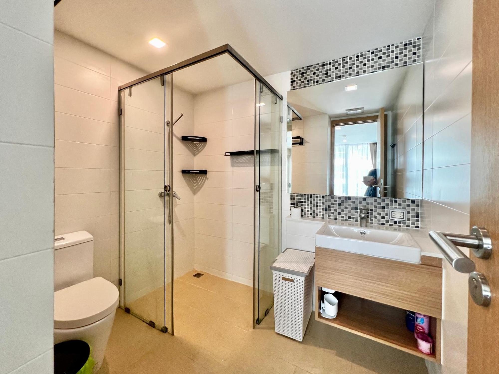 The Aurora Praatumnak - Luxury Two Bedroom Near The Sea * Pattaya
