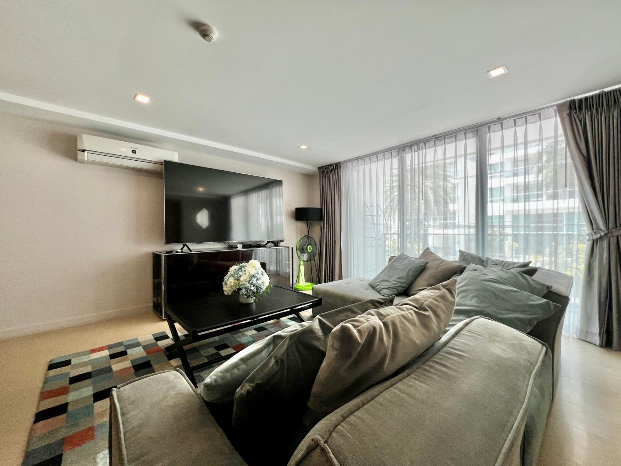 The Aurora Praatumnak - Luxury Two Bedroom Near The Sea Pattaya