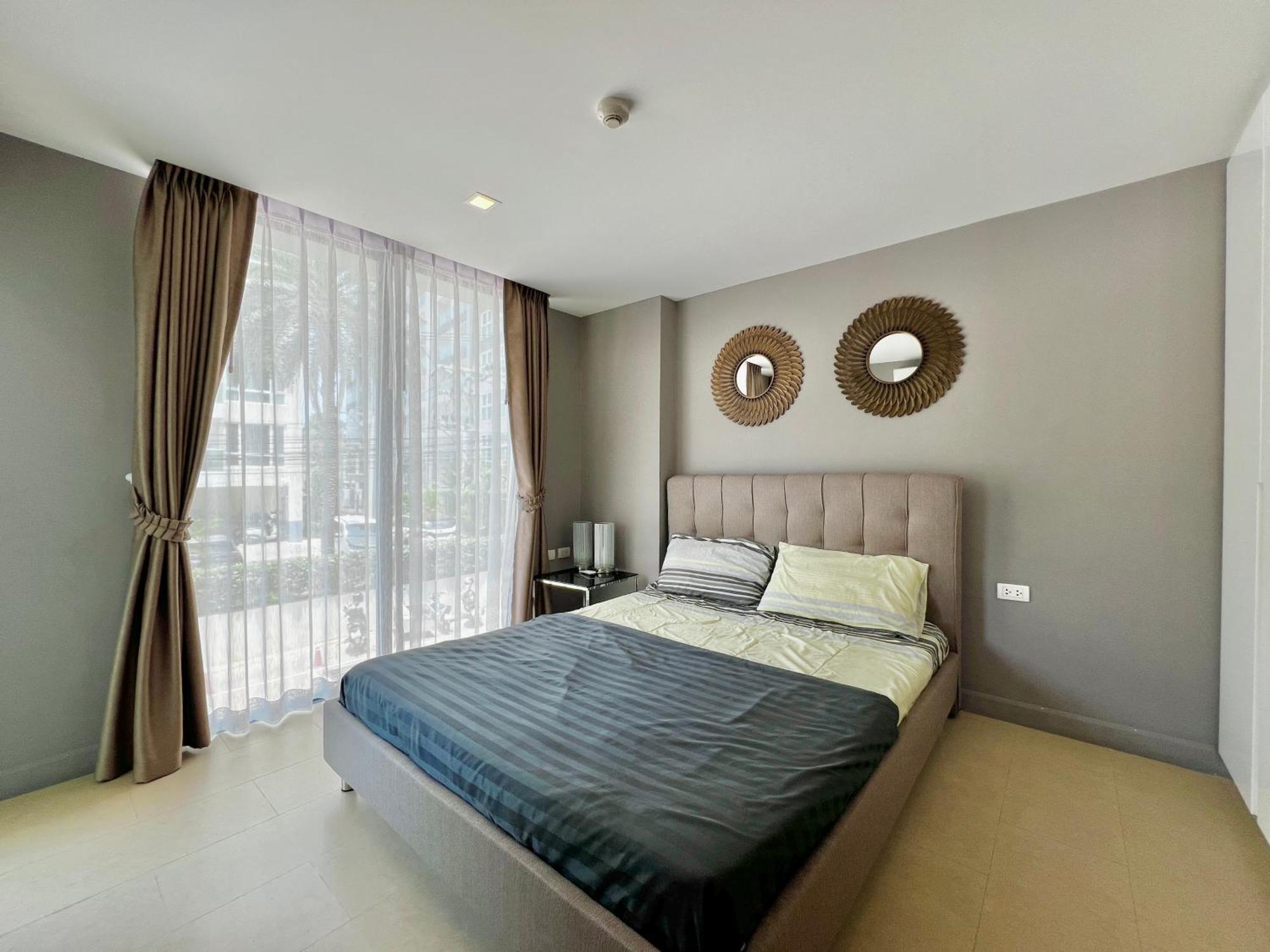 Apartment The Aurora Praatumnak - Luxury Two Bedroom Near The Sea Pattaya