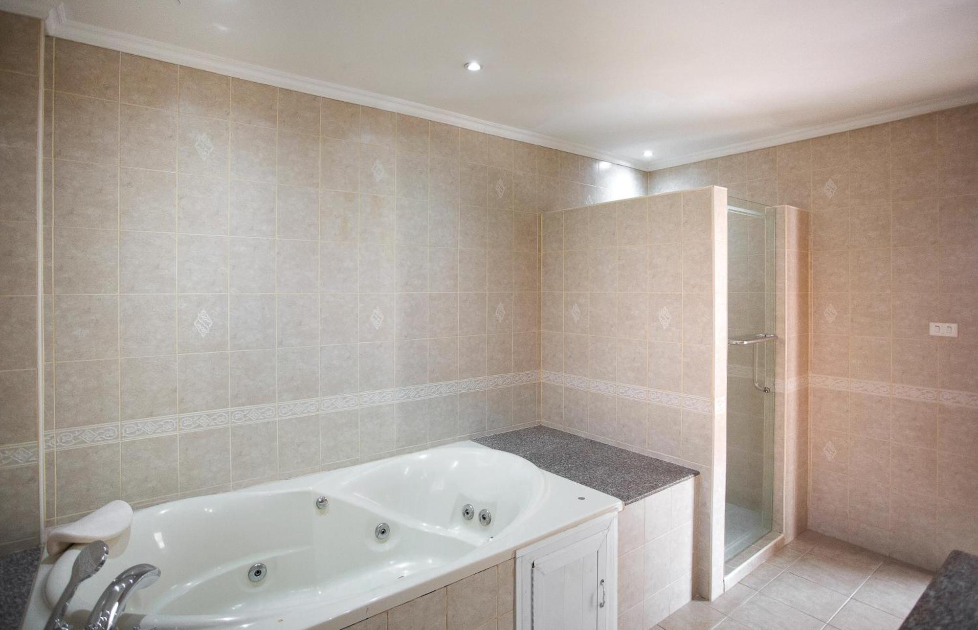 Avoca Pool Villa *