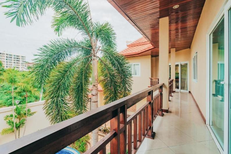 Villa Luxury & Huge Garden Pool Semi-4bed Near & Walking Street Pattaya