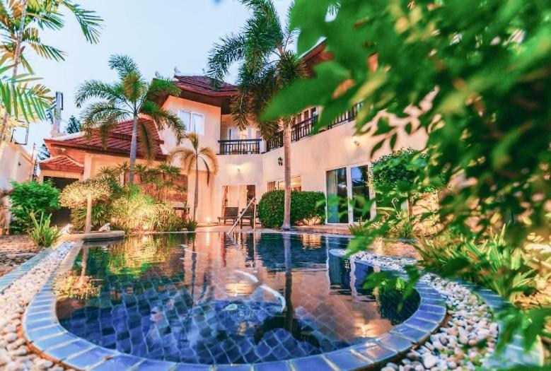 Luxury & Huge Garden Pool Semi-4bed Near & Walking Street