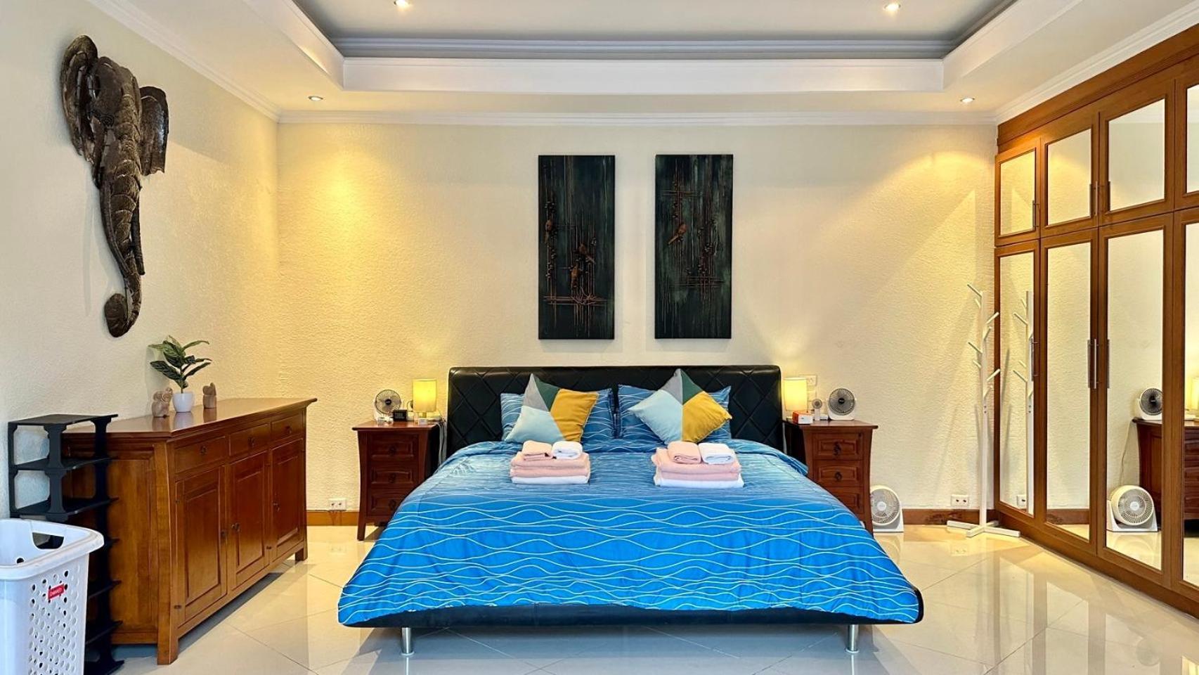 Luxury & Huge Garden Pool Semi-4bed Near & Walking Street * Pattaya