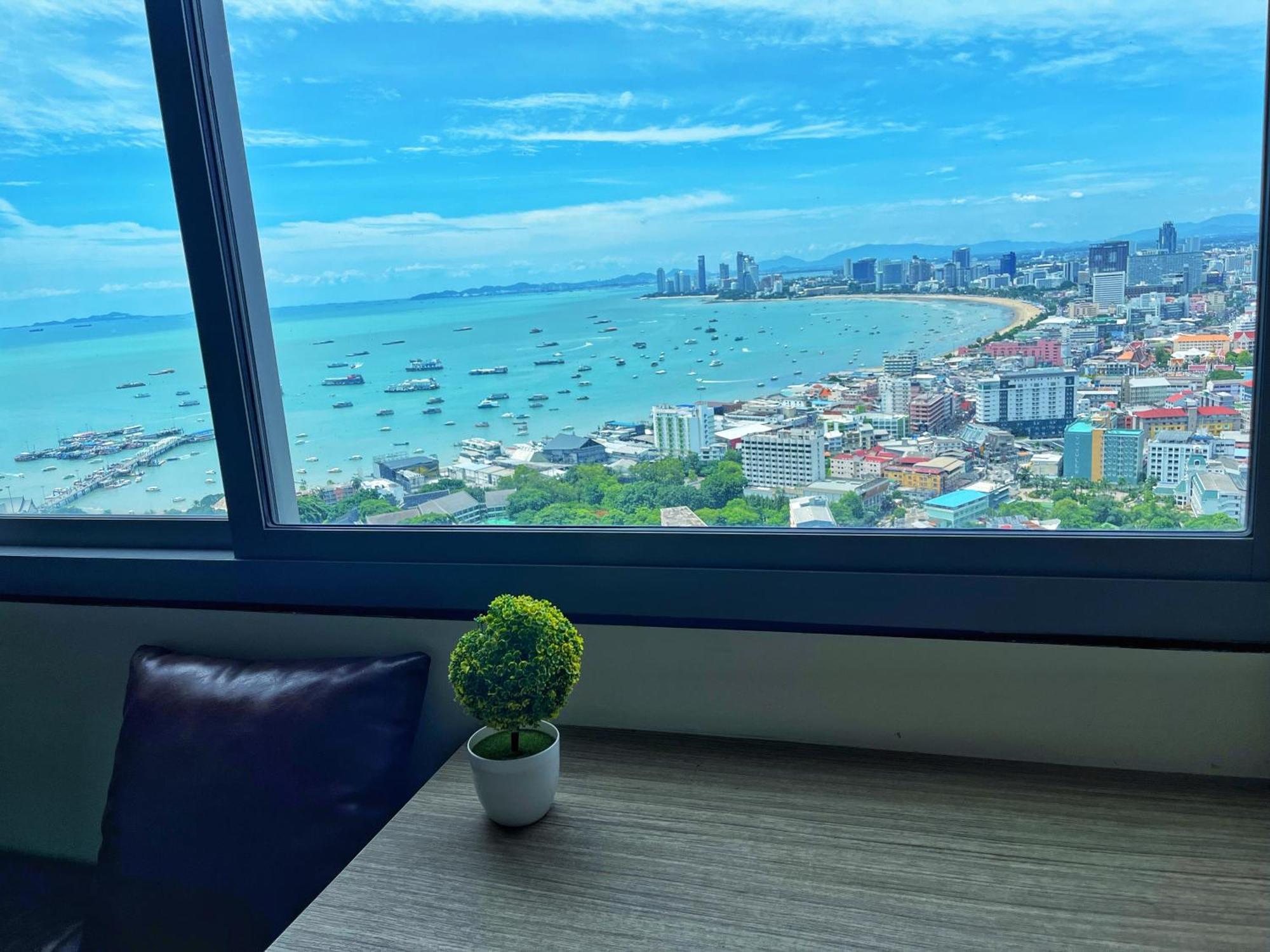 2 Bedrooms Sea View Apartment