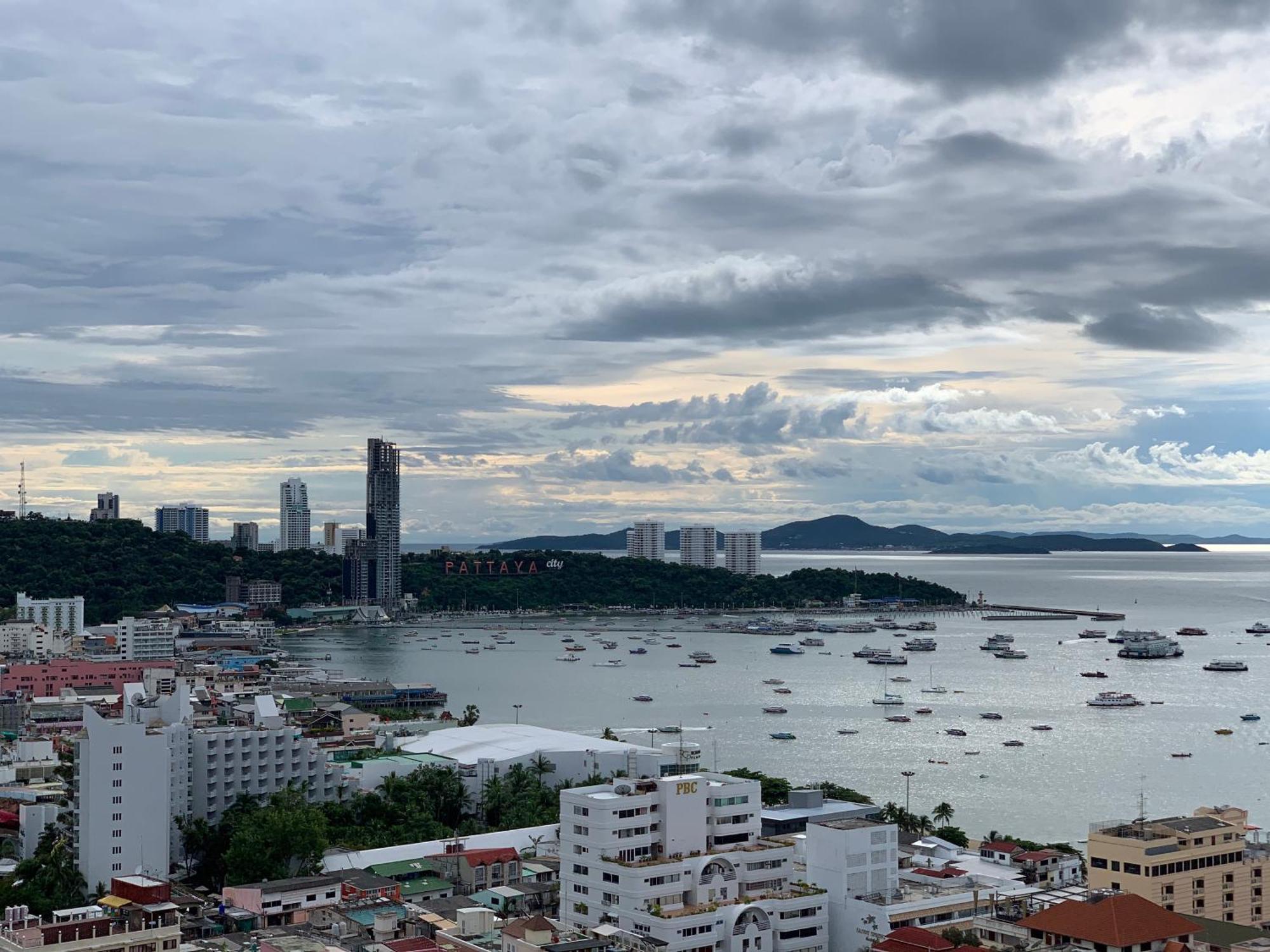Edge Pty Luxury Front Seaview 2bedroom * Pattaya