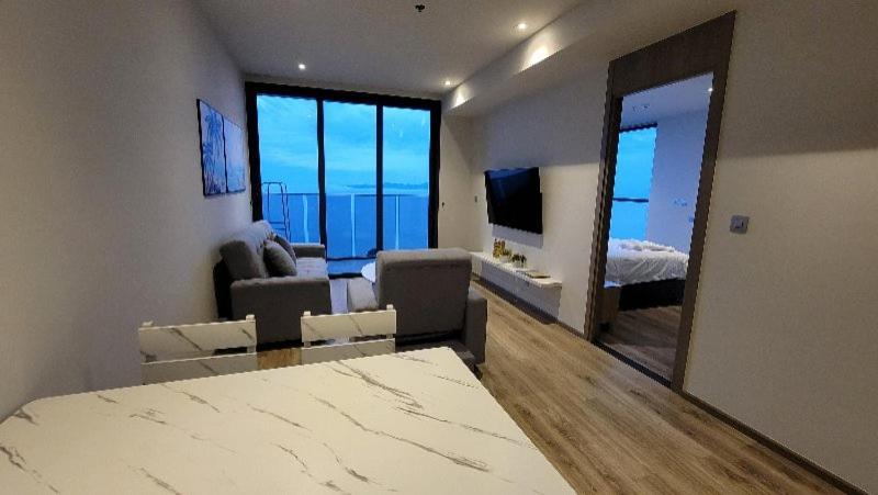 The Andromeda Seaview *