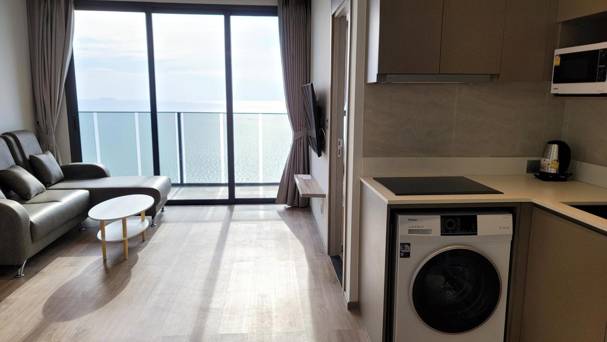 The Andromeda Seaview Apartment *