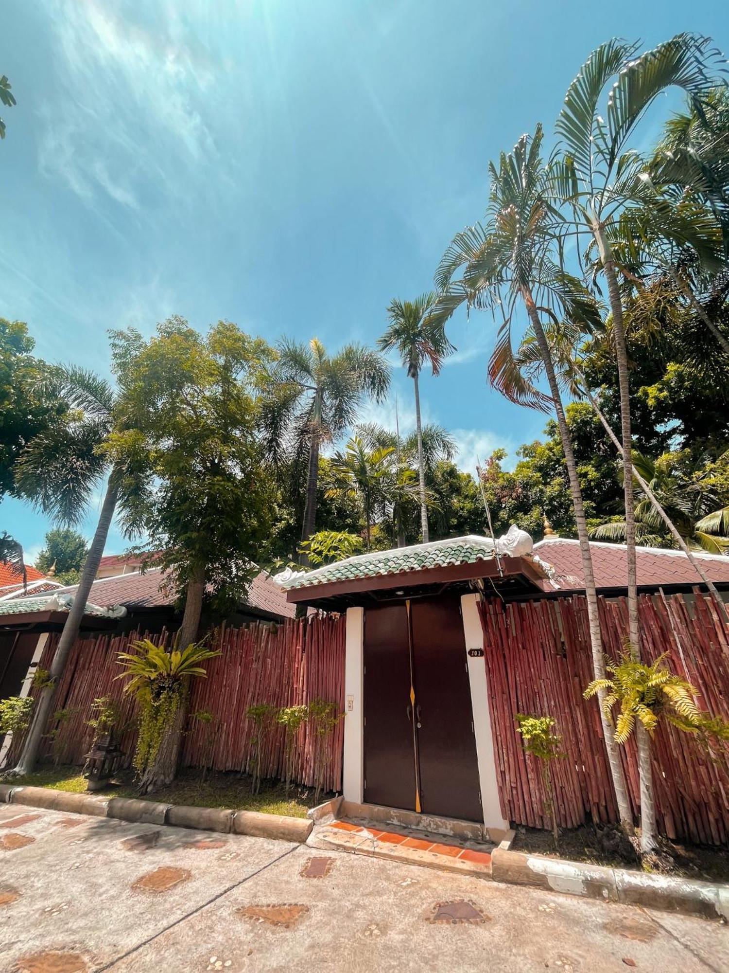 Hotel Raya Private Pool Pattaya