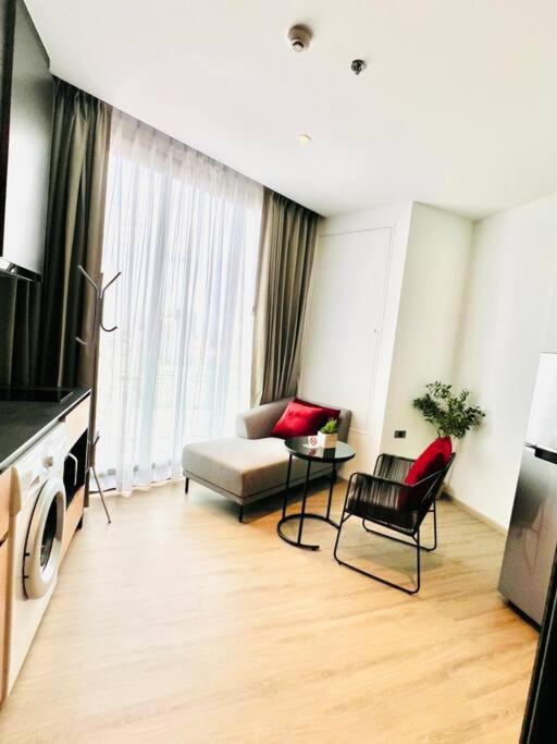 Seaview Urban Retreat Edge 1 Expansive Bedroom Apartment