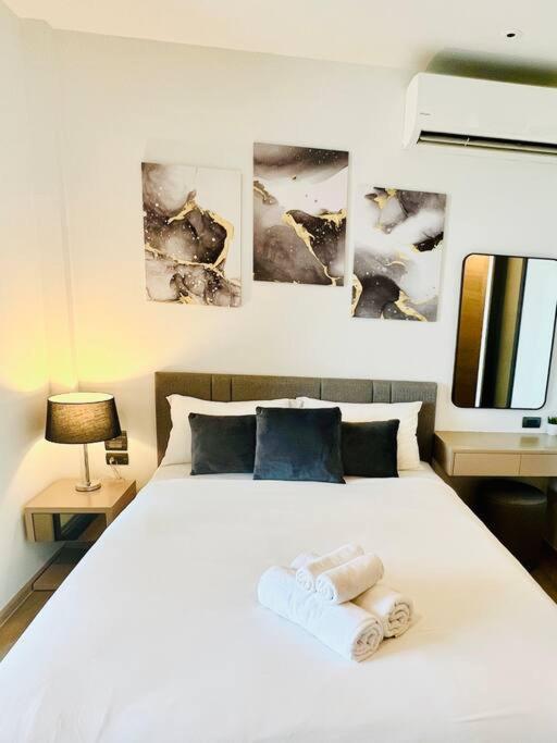 Apartment Seaview Urban Retreat Edge 1 Expansive Bedroom *