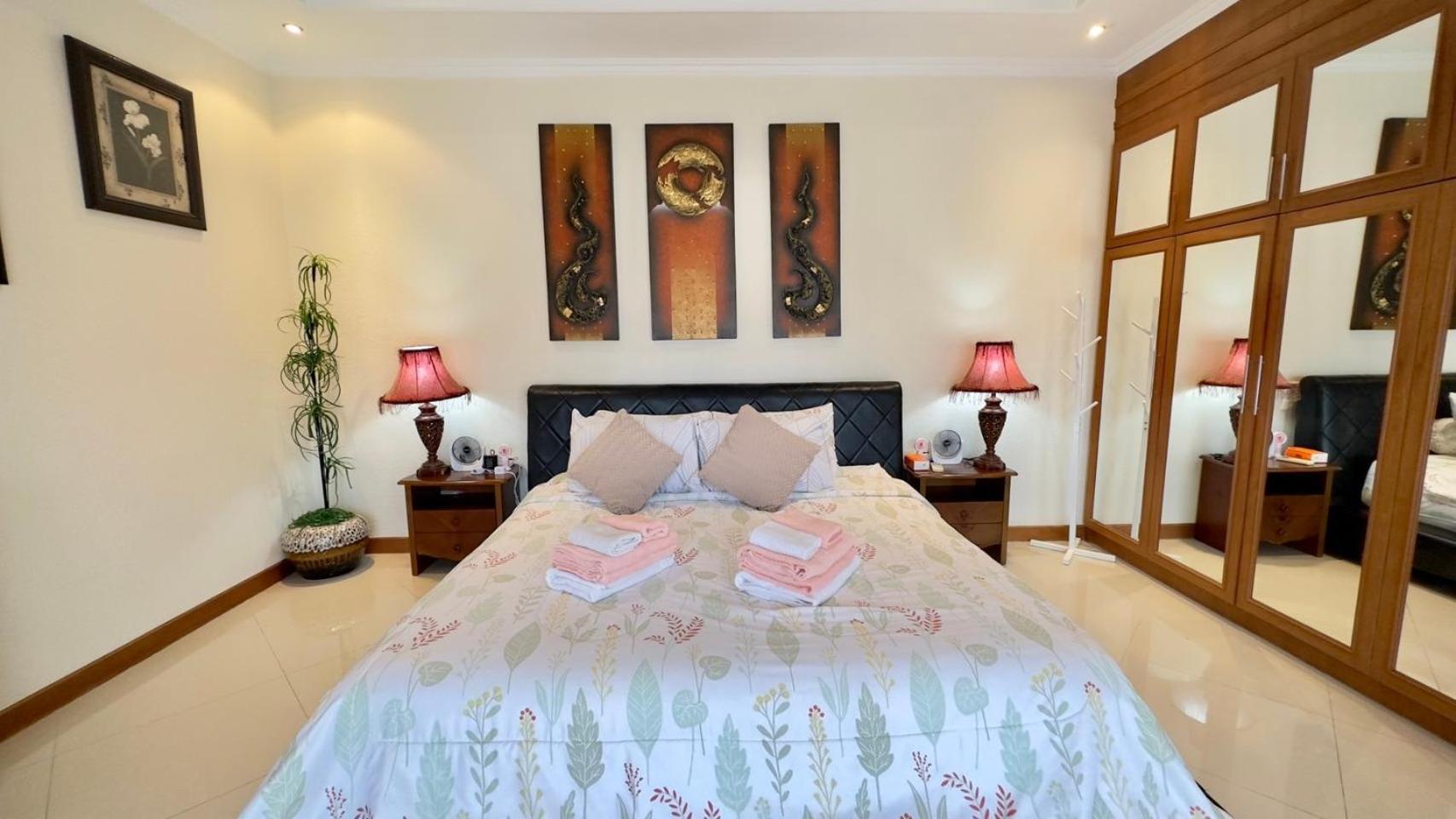 Luxury & Huge Garden Pool Semi-4bed Near & Walking Street