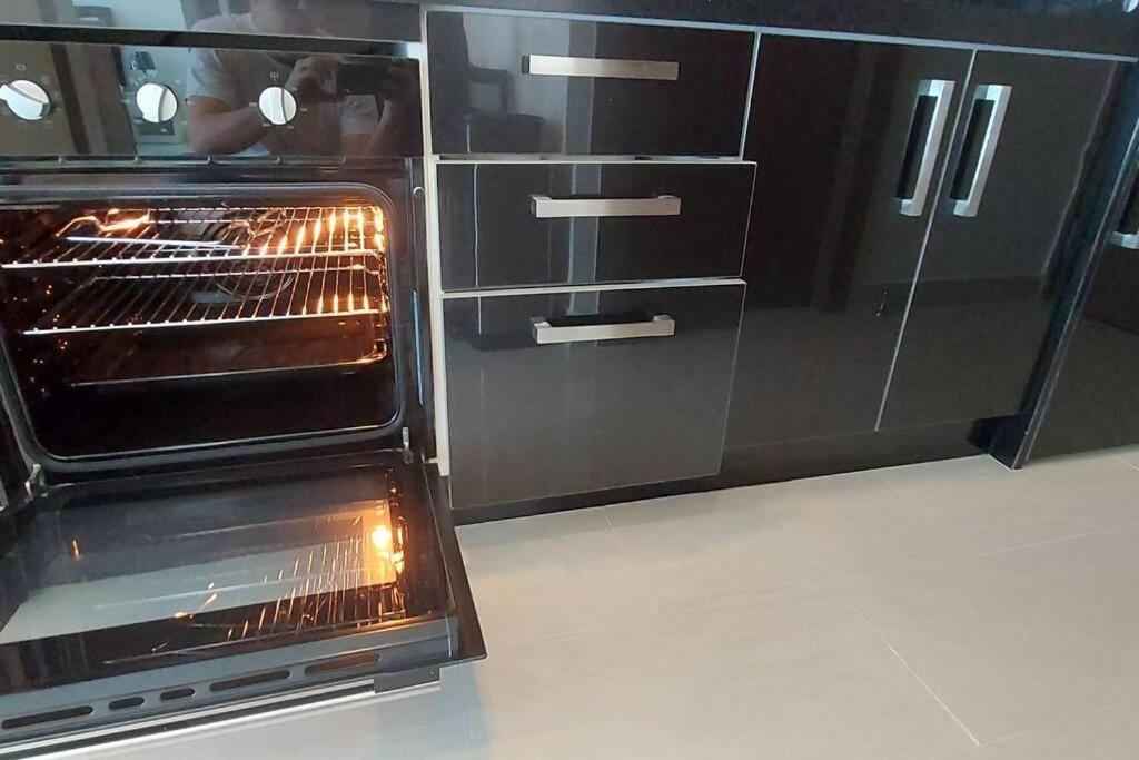 Grand Avenue - 2 B - 2 Baths, Pool View, 60sqm Apartment