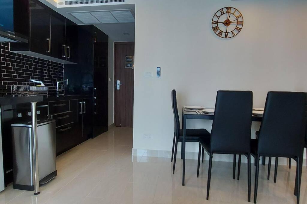 Grand Avenue - 2 B - 2 Baths, Pool View, 60sqm Apartment