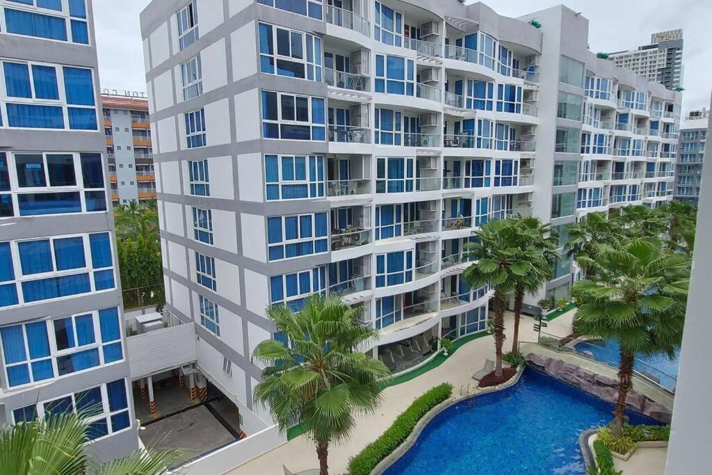 Grand Avenue - 2 B - 2 Baths, Pool View, 60sqm Apartment *