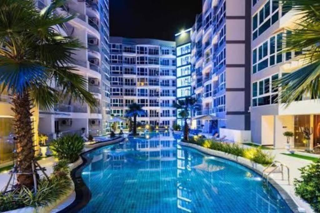 Grand Avenue - 2 B - 2 Baths, Pool View, 60sqm Pattaya