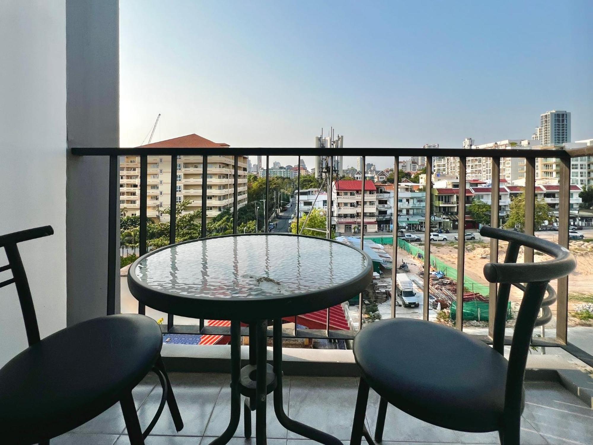 The Winner- 608 - Lovely Near The Sea On Praatumnak Hill Pattaya