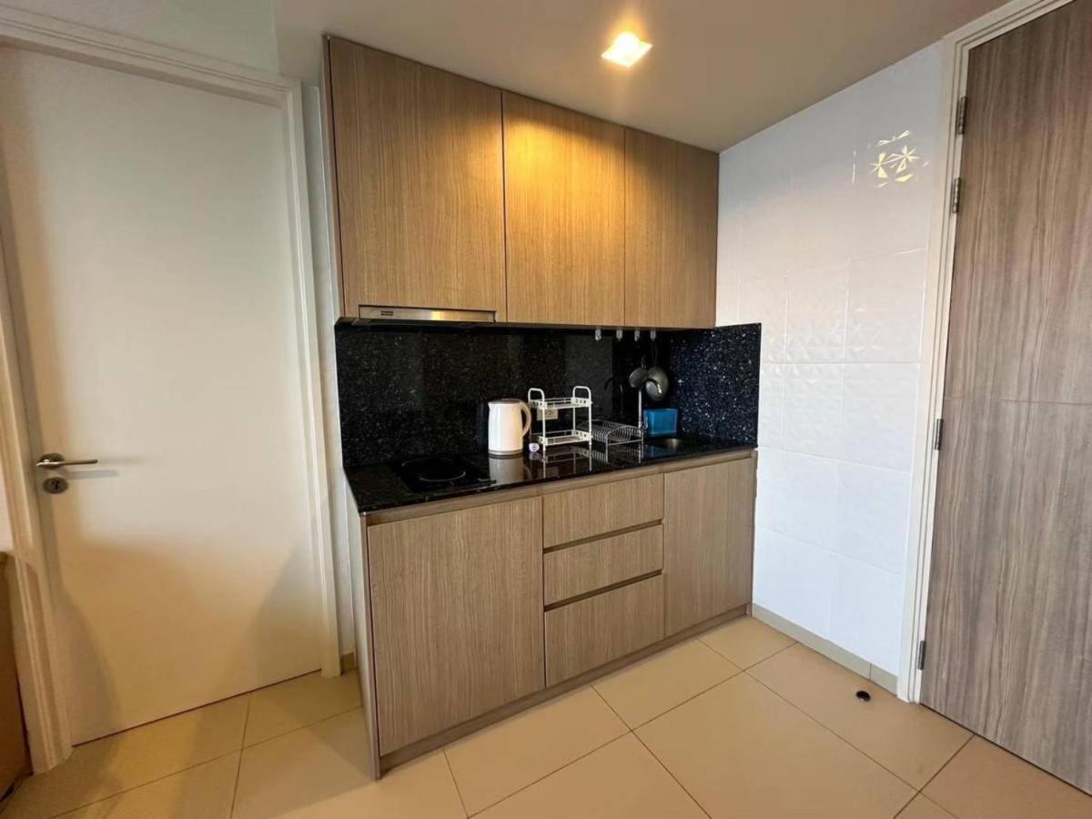 Sea View High Floor,2 Bed Exclusive At Apartment Pattaya
