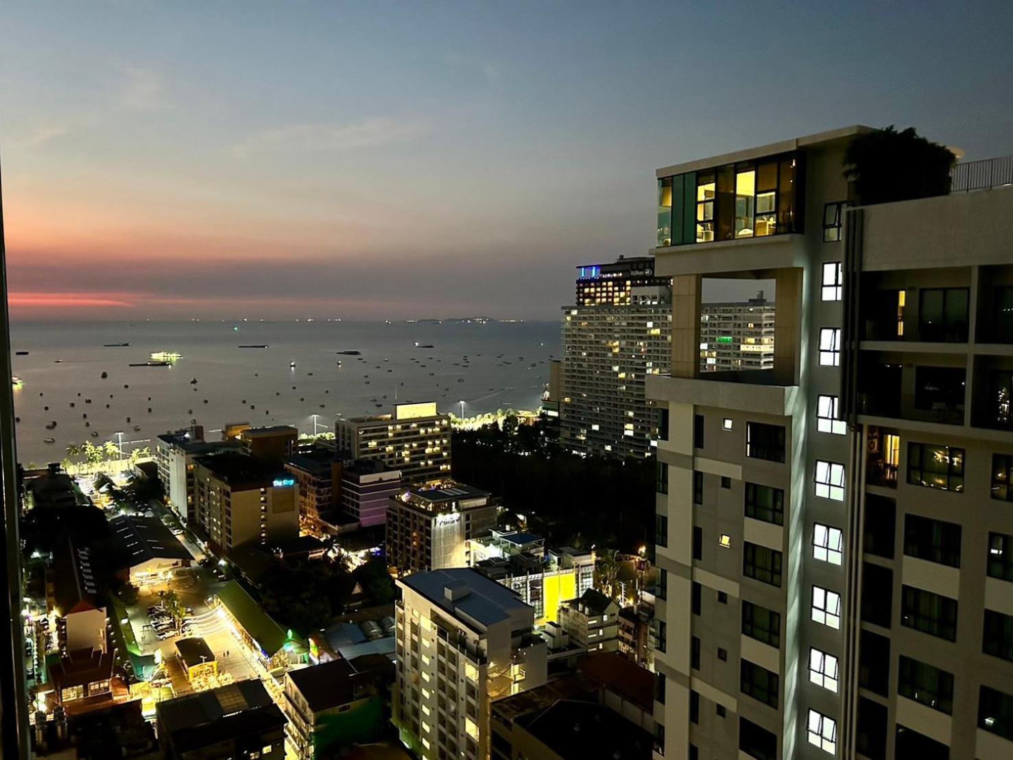 The Base Super Apartment Pattaya