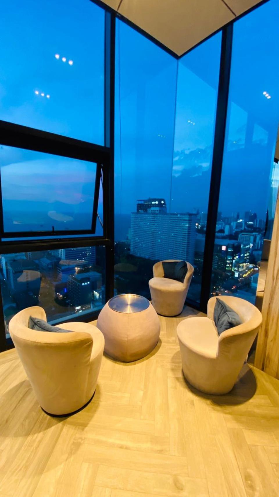 The Base 2bed King&queen On Sky Apartment *