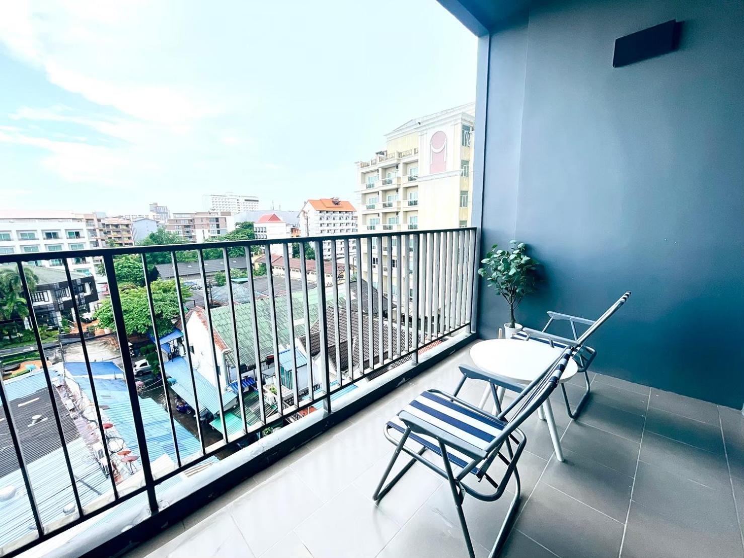 The Base 2bed King&queen With Infinity Pool *