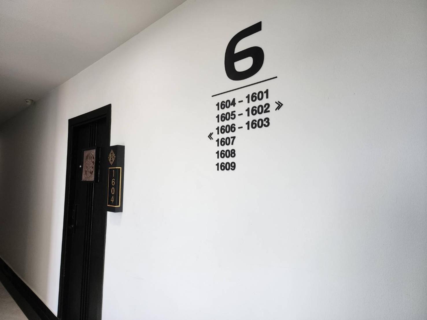 Hotel Lhc And