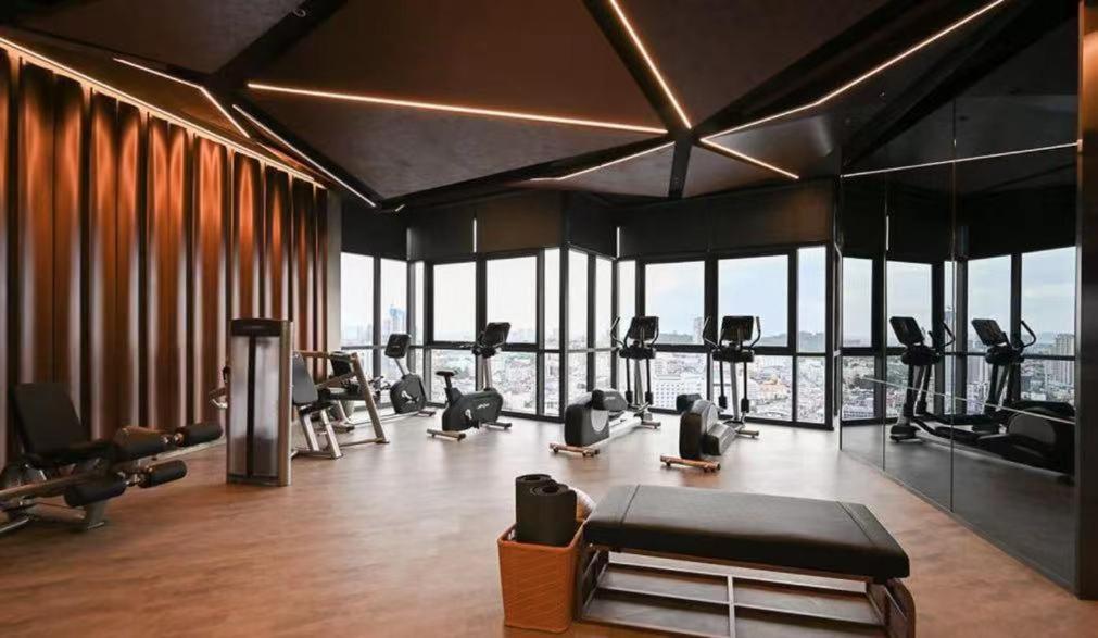 Apartment 24a网红无边泳池edge豪华单卧室套房 海滩3分钟 Pattaya