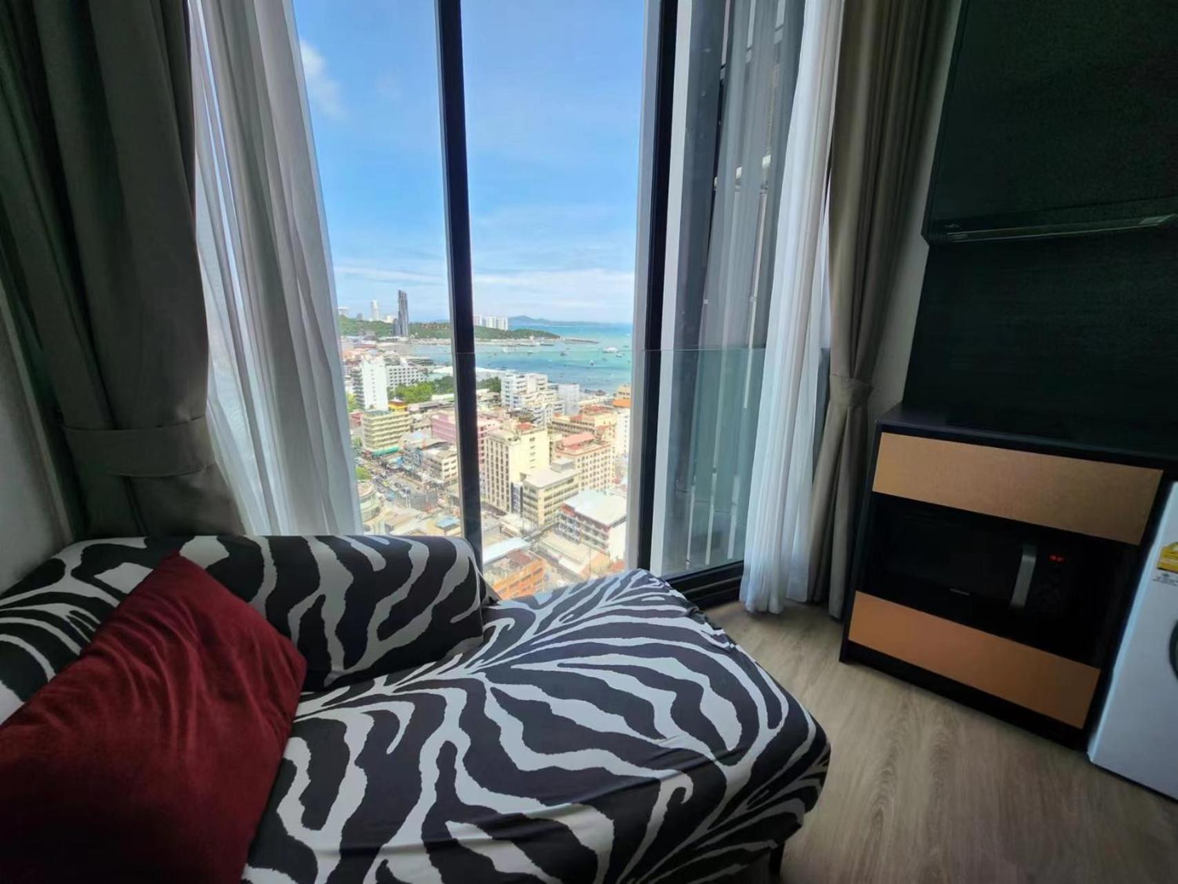 24a网红无边泳池edge豪华单卧室套房 海滩3分钟 Apartment