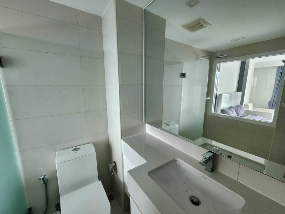 New In Center Apartment *