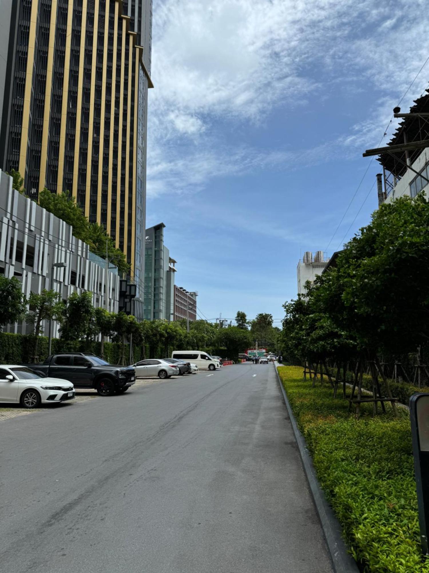 芭提雅市中心the Base 高端公寓酒店 Pattaya