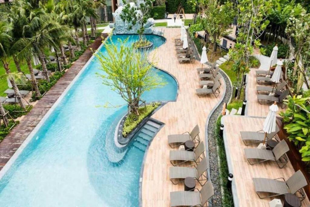 อพาร์ทเม้น Sea View Spacious Near Walking Street