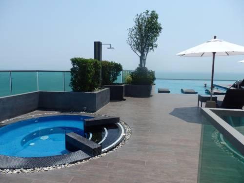 Stunning Sea View On The - Monthly Pangsapuri