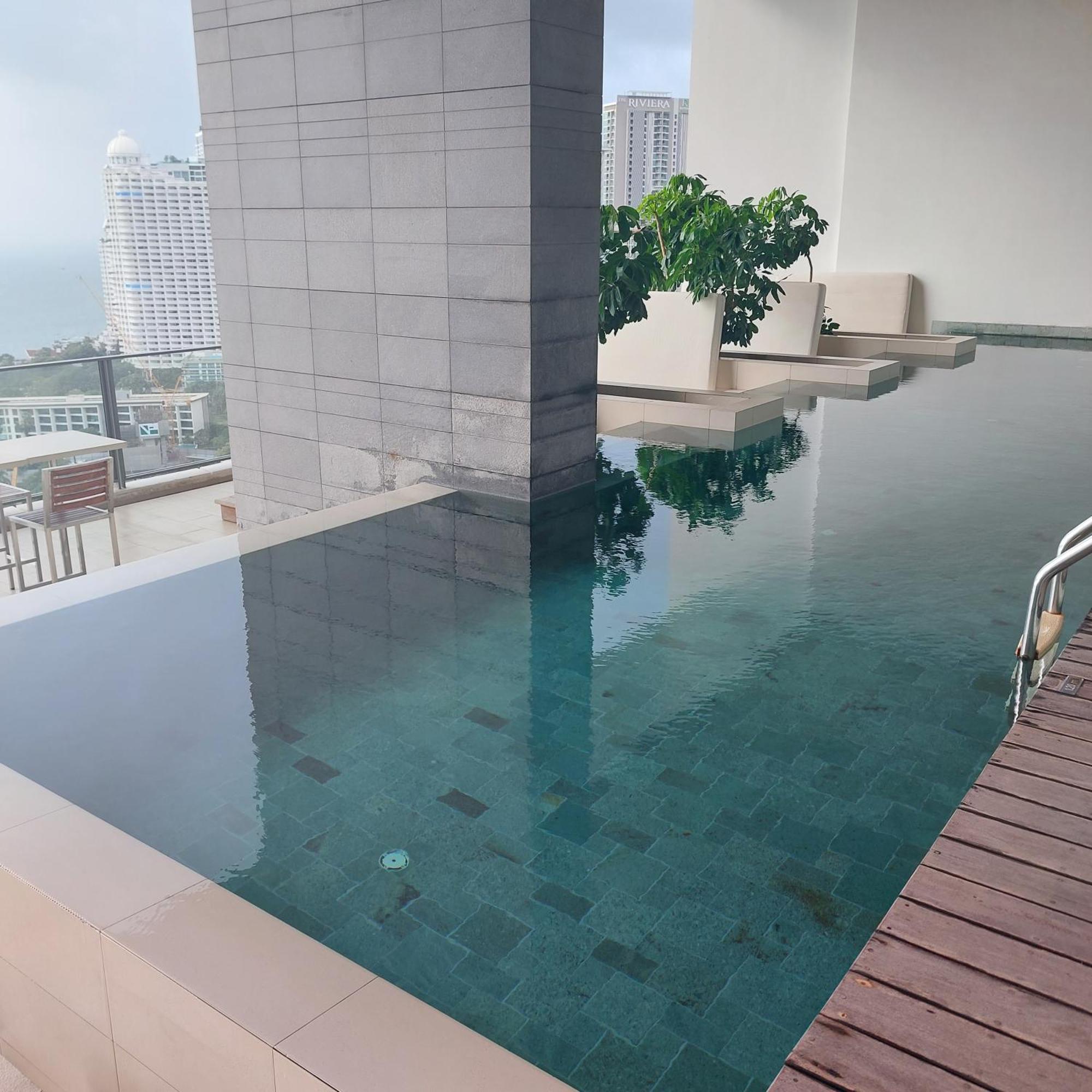 Sea View In Pangsapuri Pattaya