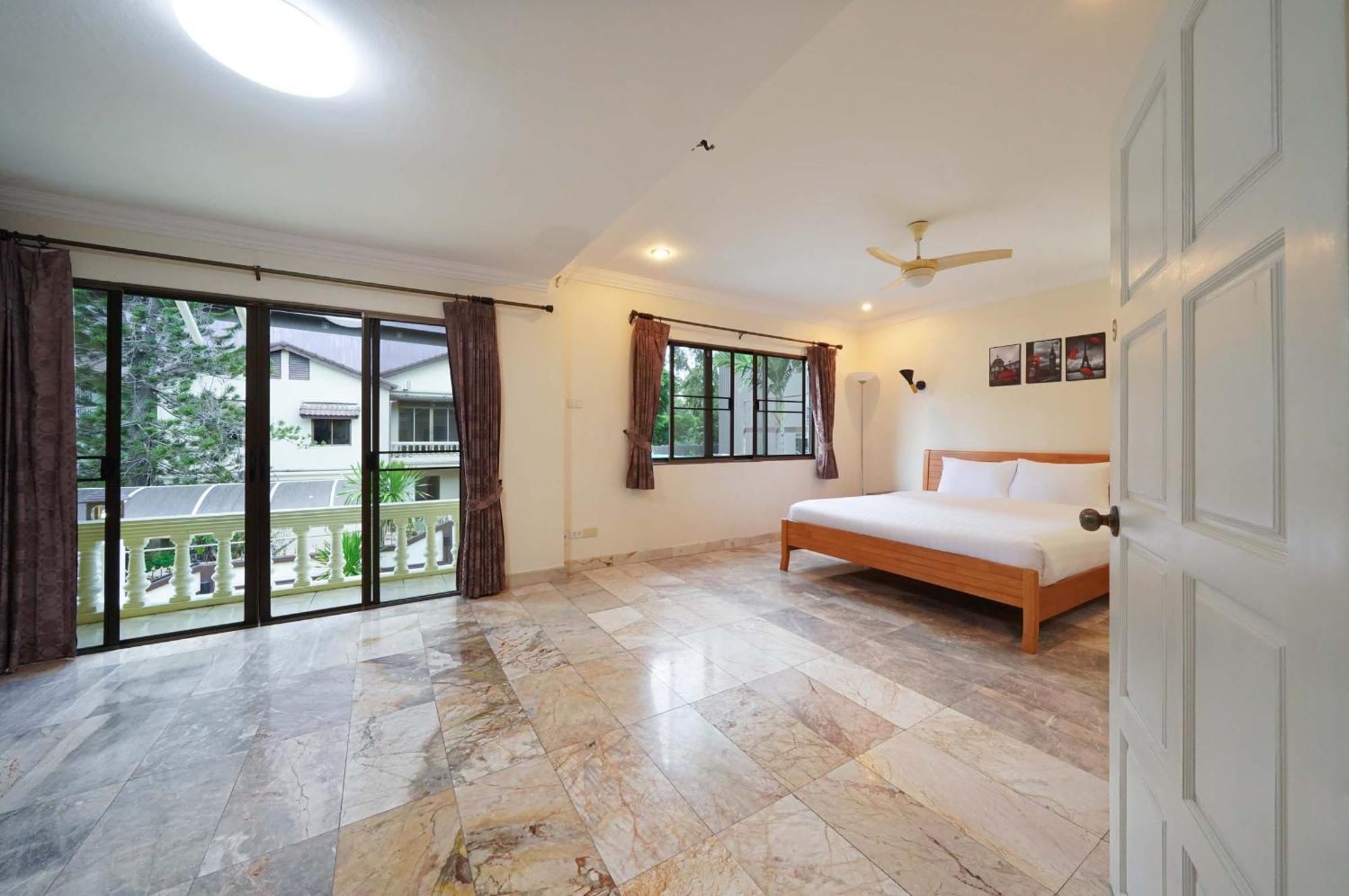 Pool At Near Big C-extra Villa Pattaya