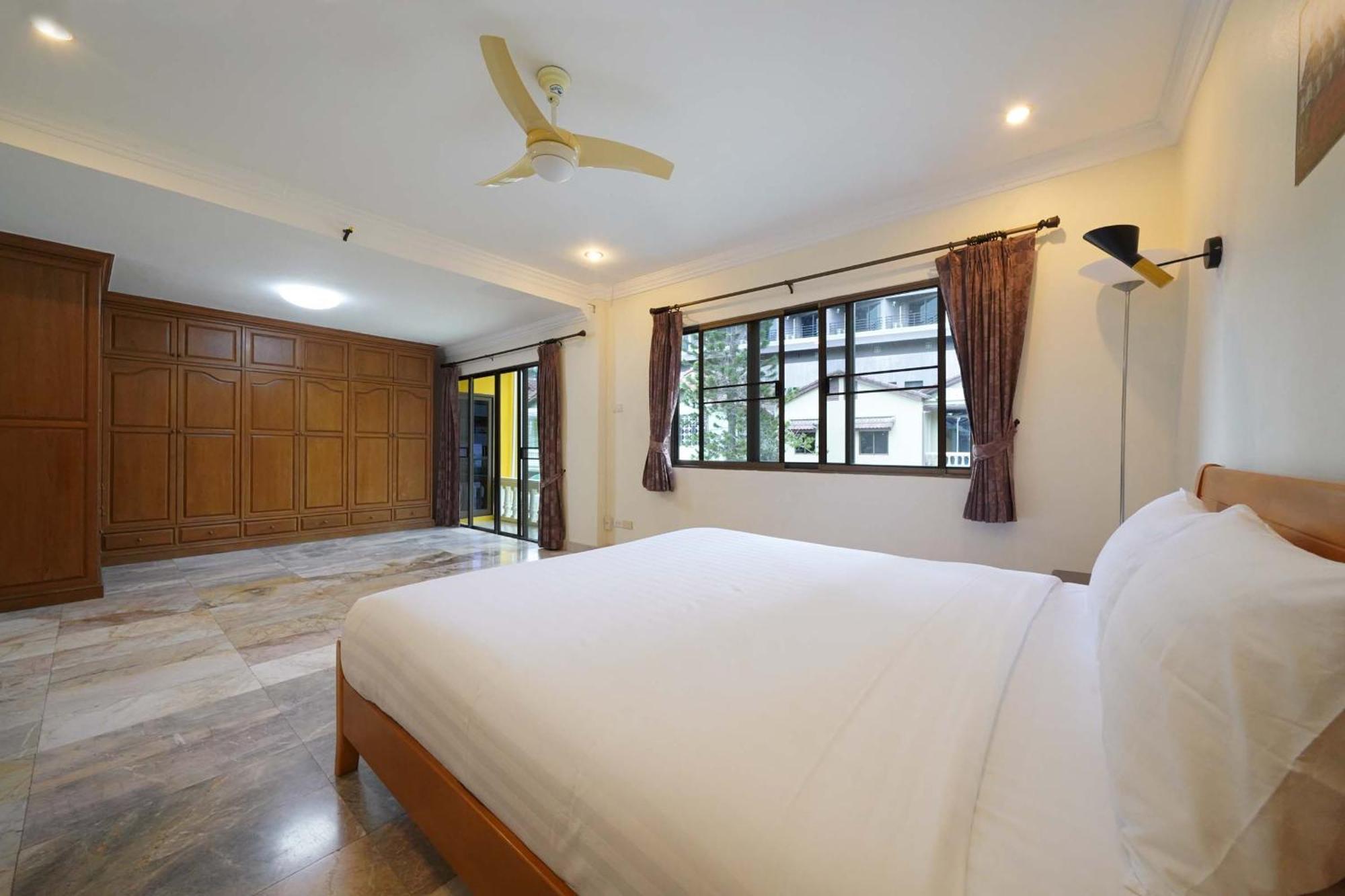 Pool At Near Big C-extra Villa Pattaya