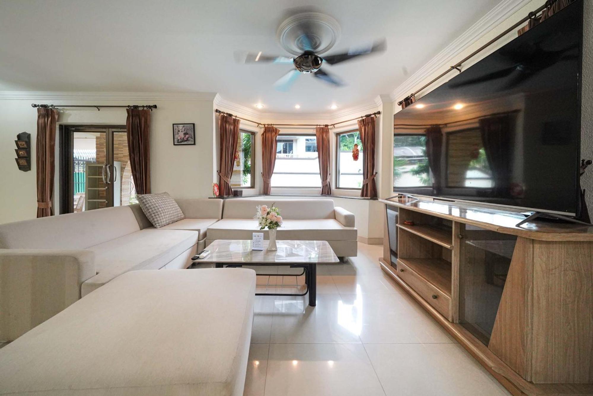 Villa Pool At Near Big C-extra Pattaya