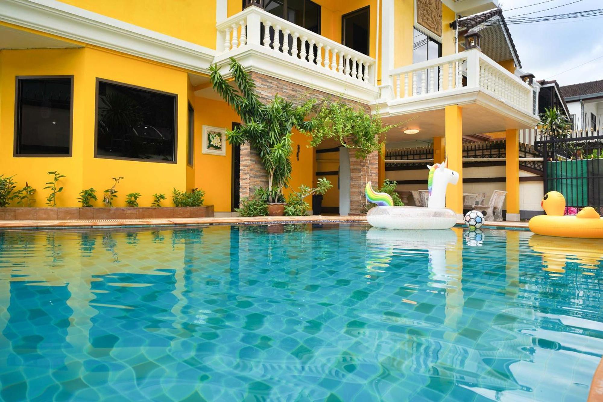 Pool At Near Big C-extra Pattaya