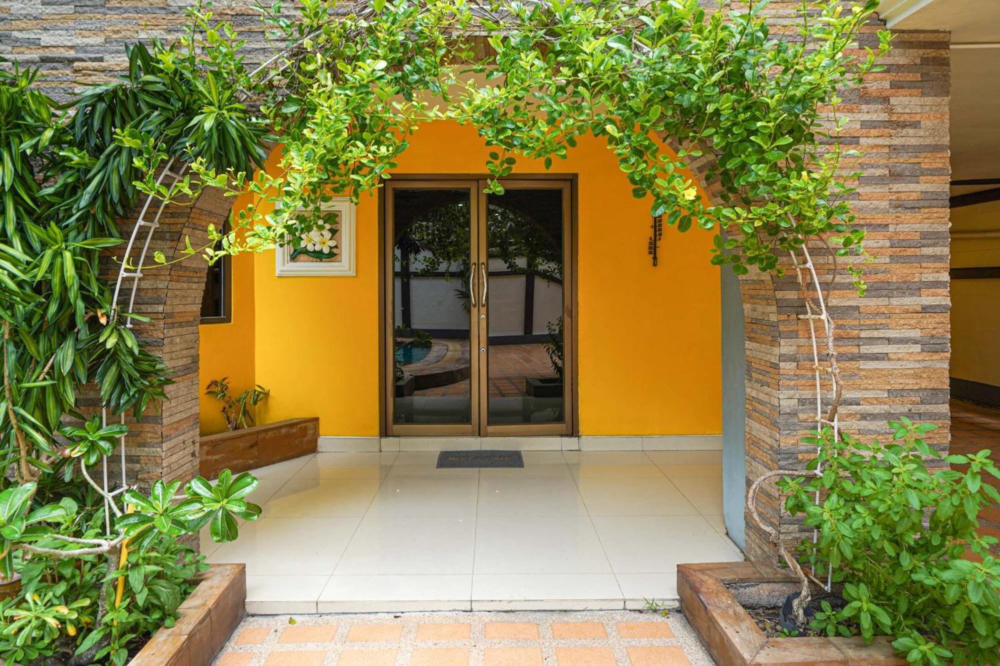 Pool At Near Big C-extra Pattaya