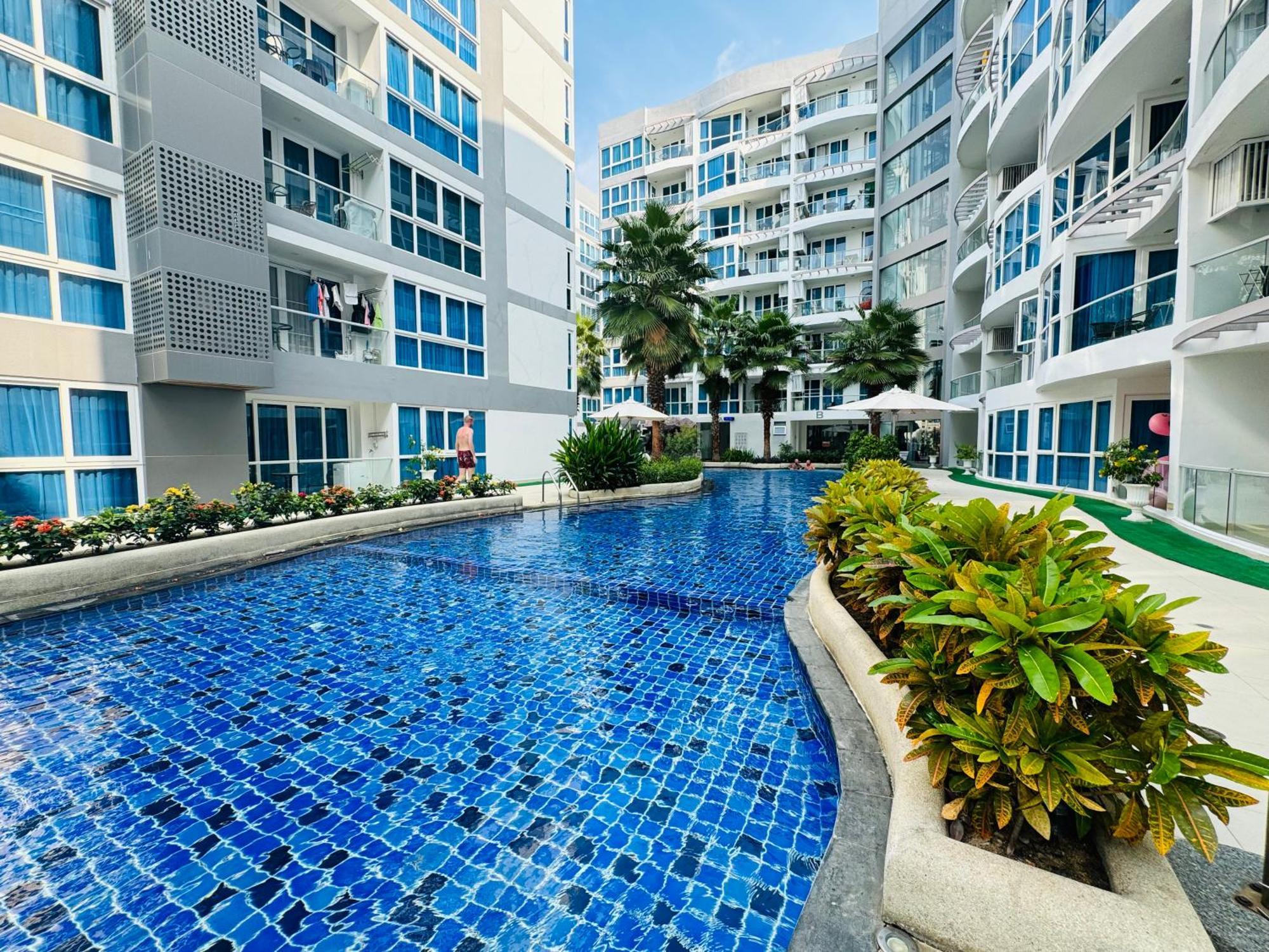 Patt Aya Grand Avenue 51sqm Family Room-pool View Apartment *
