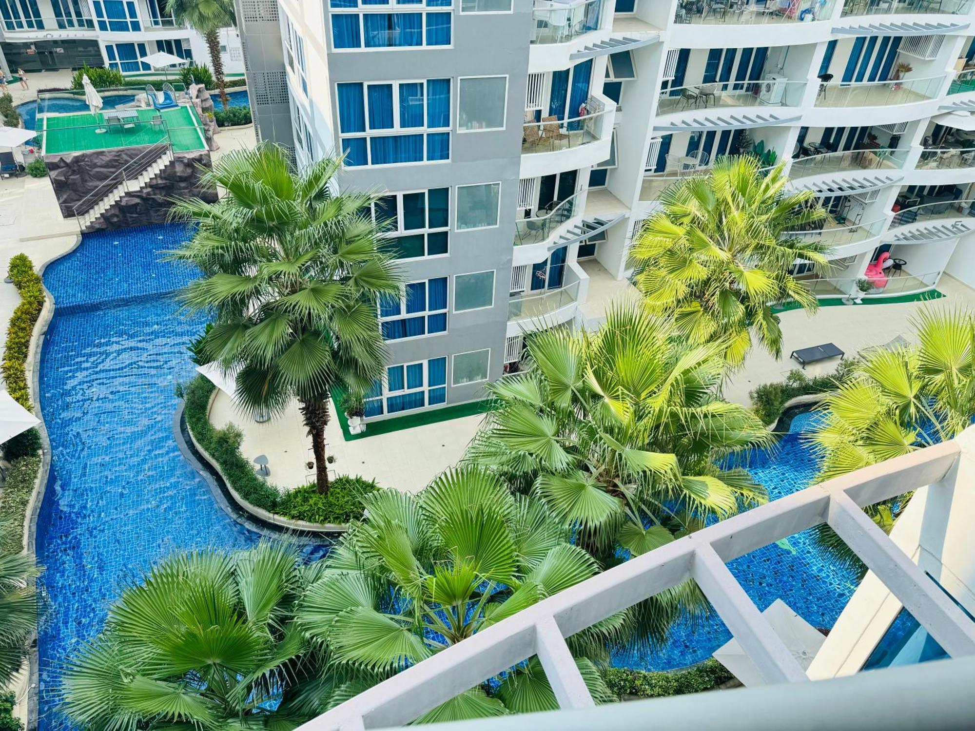 Patt Aya Grand Avenue 51sqm Family Room-pool View *